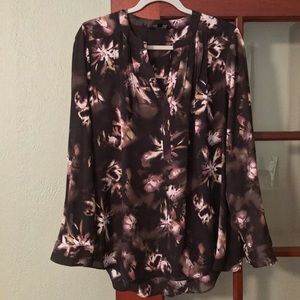 Simply Vera V-Neck Blouse